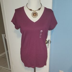 JCPenney V-Neck Plum Short Sleeve Tee